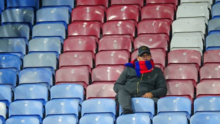 A Crystal Palace fan arrives early Crystal Palace v AZ Alkmaar, UEFA Conference League, Group Stage, Football, Selhurst Park, London, UK - 06 Nov 2025London Selhurst Park United Kingdom EDITORIAL USE ONLY No use with unauthorised audio, video, data, fixture lists, club league logos or live services. Online in-match use limited to 120 images, no video emulation. No use in betting, games or single club league player publications. Copyright: xJavierxGarcia Shutterstockx 15642281c