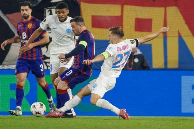 Xherdan Shaqiri FC Basel, 10 and Darius Olaru FCSB Bucharest, 27 in duel , Switzerland, Soccer, UEFA Europa League, Matchday 4, 2025 2026, FC Basel vs FCSB Bucharest, 06 11 2025, Sankt Jakob Park, Basel, Switzerland Basel Sankt Jakob Park Canton Basel City Switzerland Copyright: xGrantxHubbsx