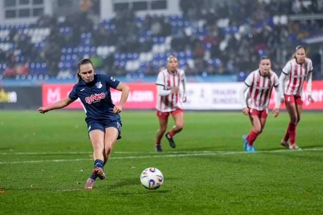 Goalscorer Marie Steiner TSG, 19 , scores the goal to 2 1, goal, goal success, highlight, action, action scene, by penalty, 06 11 2025, Sinsheim Hoffenheim Germany , Football, Google Pixel Women Bundesliga, TSG 1899 Hoffenheim SC Freiburg, DFB DFL REGULATIONS PROHIBIT ANY USE OF PHOTOGRAPHS AS IMAGE SEQUENCES AND OR QUASI VIDEO xozx