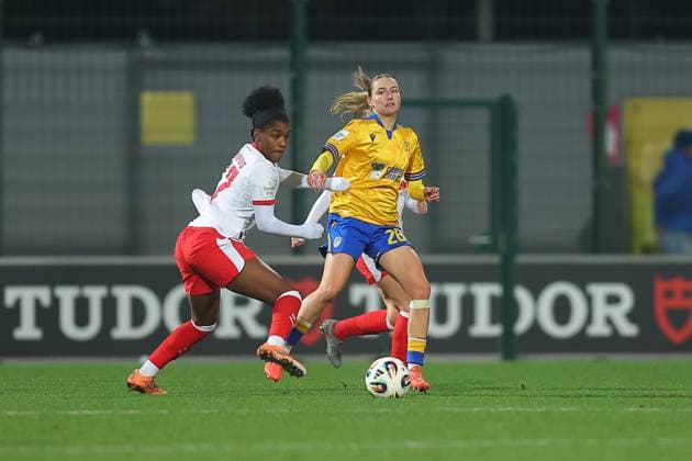 RB Leipzig Jena 1 Bundesliga Women Leipzig, Training Center at Cottaweg, 06 11 2025, Football, Women, Season 2025 2026, Women Bundesliga, 9 Matchday , RB Leipzig FC Carl Zeiss Jena , In the picture from l Delice Boboy 17, Leipzig and Emiliy Reske 28, Jena ,