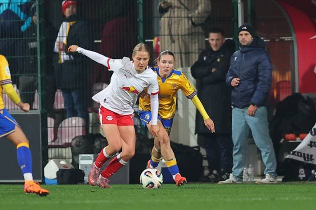 RB Leipzig Jena 1 Bundesliga Women Leipzig, Training Center at Cottaweg, 06 11 2025, Football, Women, Season 2025 2026, Women Bundesliga, Matchday 9 , RB Leipzig FC Carl Zeiss Jena , Pictured from left Emilia Ãsgeirsdottir 8, Leipzig and Emiliy Reske 28, Jena ,