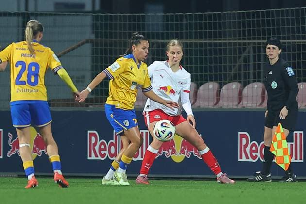 RB Leipzig Jena 1 Bundesliga Women Leipzig, Training Center at Cottaweg, 06 11 2025, Football, Women, Season 2025 2026, Women Bundesliga, Matchday 9 , RB Leipzig FC Carl Zeiss Jena , In the picture from l Noemi Gentile 25, Jena and Emilia Ãsgeirsdottir 8, Leipzig ,