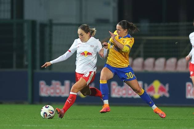 RB Leipzig Jena 1 Bundesliga Women Leipzig, Training center at Cottaweg, 06 11 2025, Football, Women, Season 2025 2026, Women Bundesliga, 9 Matchday , RB Leipzig FC Carl Zeiss Jena , In the picture from l Gina Chmielinski 10, Leipzig and Elena Mühlemann Muehlemann 30, Jena ,