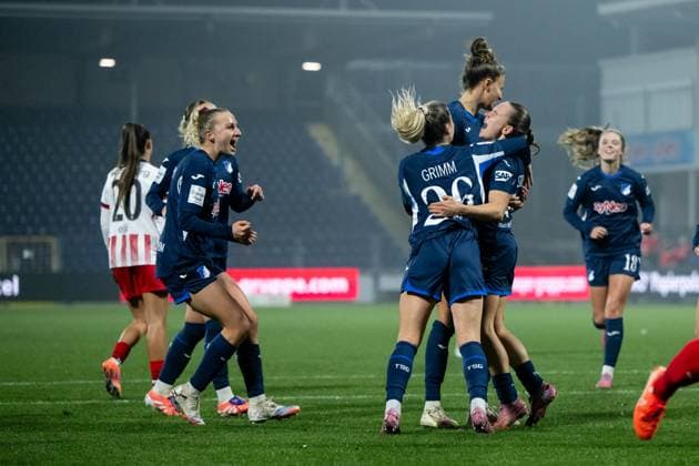 Marie Steiner TSG Hoffenheim, 19 , Franziska Harsch TSG Hoffenheim, 17 , Janna Grimm TSG Hoffenheim, 26 , Vanessa Diehm TSG Hoffenheim, 06 celebrate the goal for 2 1, GER, TSG 1899 Hoffenheim vs SC Freiburg, Football Google Pixel Women Bundesliga, 9 Spieltag, Saison 2025 2026, 06 11 2025 DFB regulations prohibit any use of photographs as image sequences and or quasi video GER, TSG 1899 Hoffenheim vs SC Freiburg, Fußball Google Pixel Frauen Bundesliga, 9 Spieltag, Saison 2025 2026, 06 11 2025 Hoffenheim Copyright: xEibner-Pressefoto Memmlerx EP_MMR