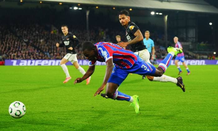 Weslley Patati of AZ Alkmaar fouls Tyrick Mitchell of Crystal Palace Crystal Palace v AZ Alkmaar, UEFA Conference League, Group Stage, Football, Selhurst Park, London, UK - 06 Nov 2025London Selhurst Park United Kingdom EDITORIAL USE ONLY No use with unauthorised audio, video, data, fixture lists, club league logos or live services. Online in-match use limited to 120 images, no video emulation. No use in betting, games or single club league player publications. Copyright: xJavierxGarcia Shutterstockx 15642281ad