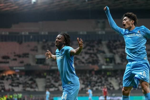 Johan Manzambi SC Freiburg, 44 Goal celebration, Emotions, Goal shot, Goal, Goal, Goal, Yuito Suzuki SC Freiburg, 14 , France, Football, UEFA Europa League, Matchday 4, League phase, 2025 2026, OGC Nice vs SC Freiburg, 06 11 2025, Allianz Riviera, Nice, France Nice Allianz Riviera Provence Alpes Côte d Azur, CÃ France Copyright: xArnexAmbergx