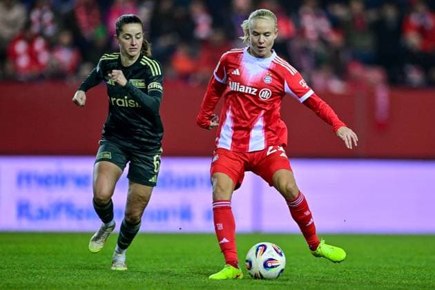 v li Celine Frank Union Berlin, 6 Pernille HARDER FC Bayern Muenchen, FCB, 21 im Zweikampf, Duell, duel, tackle, Dynamik, Action, Aktion, 07 11 2025, München Deutschland , Fußball, Google Pixel Frauen Bundesliga, FC Bayern München 1 FC Union Berlin, DFB DFL REGULATIONS PROHIBIT ANY USE OF PHOTOGRAPHS AS IMAGE SEQUENCES AND OR QUASI VIDEO xslx