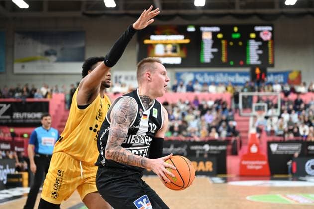 Robin Benzing Giessen 46ers, 12 GER, Tigers Tuebingen vs Giessen 46ers, Basketball, Men, Pro A, 2 Barmer Basketball Bundesliga, Season 2025 2026, 07 11 2025 GER, Tigers Tuebingen vs Giessen 46ers, Basketball, Men, Pro A, 2 Barmer Basketball Bundesliga, Season 2025 2026, 07 11 2025 Tuebingen Copyright: xEibner-Pressefoto NicolasxWoernx EP_NWN