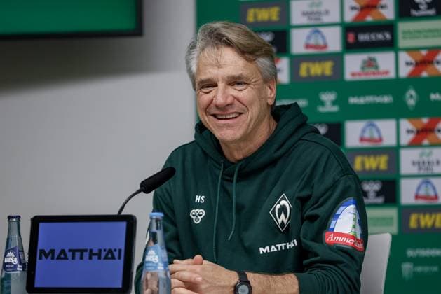 Horst Steffen coach, head coach, SV Werder Bremen smiling, laughing, happy, fun, joy during the press conference, portrait, close-up, single photo, single image, THE DFL GUIDELINES PROHIBIT ANY USE OF PHOTOGRAPHS AS IMAGE SEQUENCES AND OR QUASI VIDEO DFL REGULATIONS PROHIBIT ANY USE OF PHOTOGRAPHS AS IMAGE SEQUENCES AND OR QUASI VIDEO , 07 11 2025, Bremen Germany , Football, Bundesliga, SV Werder Bremen VfL Wolfsburg xobx