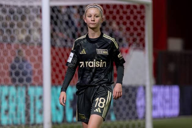 The 16-year-old Leona Seifert 1 FC Union Berlin, 18 made her second Bundesliga appearance GER, FC Bayern Muenchen Frauen vs 1 FC Union Berlin, Football, Google Pixel Womens Bundesliga, Matchday 10, Season 2025 2026, 07 11 2025 DFL DFB REGULATIONS PROHIBIT ANY USE OF PHOTOGRAPHS as IMAGE SEQUENCES and or QUASI VIDEO GER, FC Bayern Muenchen Frauen vs 1 FC Union Berlin, Football, Google Pixel Frauen Bundesliga, 10 Spieltag, Saison 2025 2026, 07 11 2025 Muenchen Copyright: xEibner-Pressefoto HeikexFeinerx EP_HFR