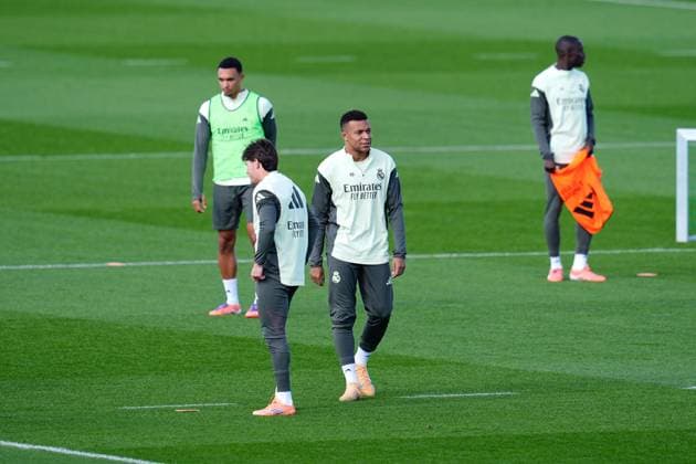 November 8, 2025, Valdebebas, Madrid, Spain: Kylian Mbappe during the Real Madrid training session ahead their upcoming Spanish League, LaLiga EA Sports, football match against Rayo Vallecano at Ciudad Deportiva Real Madrid on November 8, 2025, in Valdebebas, Madrid, Spain. Valdebebas Spain - ZUMAa181 20251108_zaa_a181_017 Copyright: xDennisxAgyemanx
