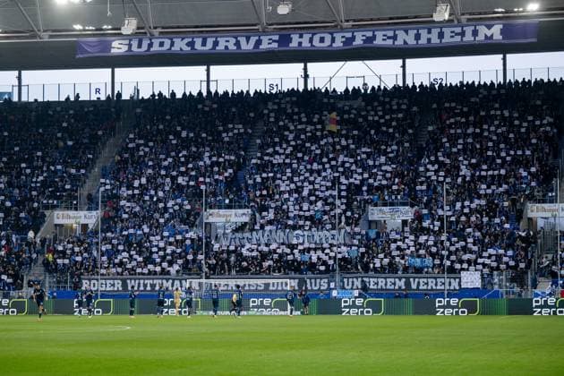 Protest of the fans Ultras with banner Roger Wittmann verpiss dich aus unserem Verein, Wittmann stoppen Schilder Banner, GER, TSG 1899 Hoffenheim vs RB Leipzig, Fussball Bundesliga, 10 Spieltag, Saison 2025 2026, 07 11 2025 DFB DFL regulations prohibit any use of photographs as image sequences and or quasi video GER, TSG 1899 Hoffenheim vs RB Leipzig, Fussball Bundesliga, 10 Spieltag, Saison 2025 2026, 07 11 2025 Sinsheim Copyright: xEibner-Pressefoto Memmlerx EP_MMR