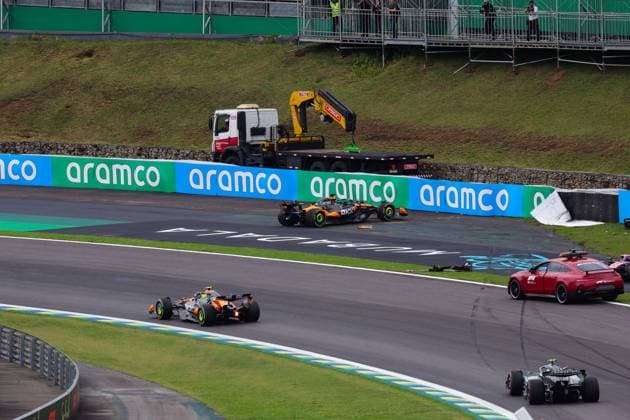 F1 - SAO PAULO GRAND PRIX 2025 81 PIASTRI Oscar (aus), McLaren F1 Team MCL39, action, 04 NORRIS Lando (gbr), McLaren F1 Team MCL39, action during the 2025 Formula 1 Grande Premio de Sao Paulo, 2025 Sao Paulo Grand Prix, 21th round of the 2025 FIA Formula One World Championship, WM, Weltmeisterschaft from November 7 to 9, 2025 on the Interlagos, in Sao Paulo, Brazil - Sao PauloBrazil Copyright: xDPPIx