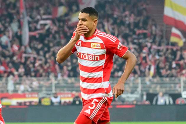 f l t r Danilho Doekhi 1 FC Union , goal, hit, jubilation, goal celebration, joy, enthusiasm, celebrating,celebreting the goal, joy, jubilation, cheering, 1 0, in the 1 Bundesliga match, 1 FC Union Berlin vs FC Bayern Munich, Bundesliga, soccer, DFB, 2025 2026 season, at the Alte Foersterei stadium, in the 1 Bundesliga match, 1 FC Union Berlin vs FC Bayern Munich, Bundesliga, soccer, DFB, 2025 2026 season, at the Alte Foersterei stadium, DFB DFL REGULATIONS PROHIBIT ANY USE OF PHOTOGRAPHS AS IMAGE SEQUENCES AND OR QUASI VIDEO, 08 11 25, Copyright: HMBxMedia UwexKoch