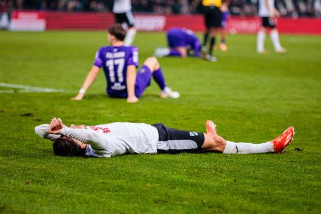 Timur Gayret SC Verl, 30 is disappointed sad after 1 1 draw GER, SC Verl vs FC Erzgebirge Aue, Football, 3 Liga, Matchday 14, Season 2025 2026, 08 11 2025 DFL Regulations prohibit any use of photographers as image sequences and or quasi video GER, SC Verl vs FC Erzgebirge Aue, Football, 3 Liga, Matchday 14, Season 2025 2026, 08 11 2025 Verl Copyright: xEibner-Pressefoto JanxRollingerx EP_JSK