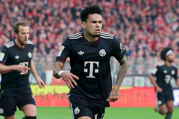 Luis Diaz (FC Bayern Muenchen) bejubelt seinen Treffer zum 1:1, Bundesliga, 1. FC Union Berlin v FC Bayern München, Stadion An der Alten Försterei am 08. November 2025 in Berlin, Deutschland. (Foto von Marco Steinbrenner DeFodi Images) Luis Diaz (FC Bayern Muenchen) celebrates after scoring his teams first goal, Bundesliga, 1. FC Union Berlin v FC Bayern München, Stadion An der Alten Försterei, November 8, 2025 in Berlin, Germany. (Photo by Marco Steinbrenner DeFodi Images) DFL regulations prohibit any use of photographs as image sequences and or quasi-video. Luis Diaz FC Bayern Muenchen celebrates his goal for 1 1, Bundesliga, 1 FC Union Berlin v FC Bayern München, Stadion An der Alten Försterei, November 8, 2025 in Berlin, Germany Photo by Marco Steinbrenner DeFodi Images Luis Diaz FC Bayern Muenchen celebrates after scoring his teams first goal, Bundesliga, 1 FC Union Berlin v FC Bayern München, Stadion An der Alten Försterei, November 8, 2025 in Berlin, Germany Photo by Marco Steinbrenner DeFodi Images DFL regulations prohibit any use of photographs as image sequences and or quasi video