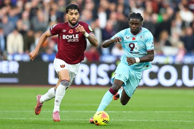Lucas Paqueta of West Ham United chased by Lesley Ugochukwu of Burnley West Ham United v Burnley, Premier League, Football, London Stadium, London, UK - 08 Nov 2025London London Stadium United Kingdom EDITORIAL USE ONLY No use with unauthorised audio, video, data, fixture lists, club league logos or live services. Online in-match use limited to 120 images, no video emulation. No use in betting, games or single club league player publications. Copyright: xSimonxDael Shutterstockx 15701686bc