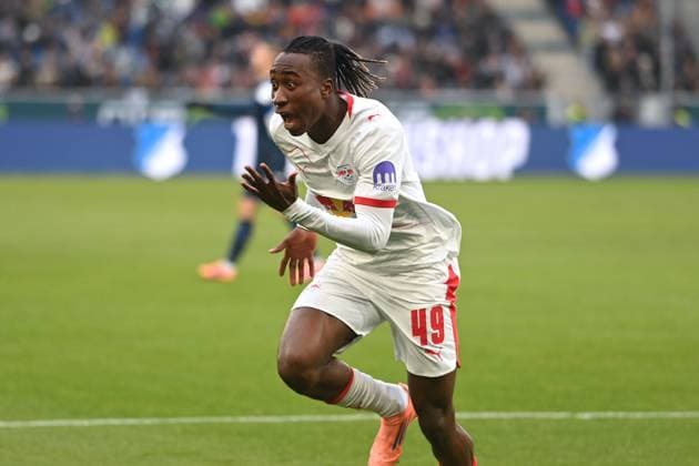 Goal celebration Yan Diomande L after goal to 0 1,jubilation,joy,enthusiasm,action,single image,cropped single motif,half figure,half figure, Football 1 Bundesliga season 2025 2026, 10 Matchday, Matchday10 TSG 1899 Hoffenheim RB Leipzig 3 1 on 08 11 2025 PreZero ARENA