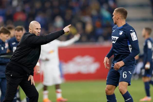 f l n r Coach Christian Ilzer TSG 1899 Hoffenheim gives instructions, gesticulates, gesticulate with arms gives instructions, gesticulate, gesticolando, emotions to Grischa Proemel TSG Hoffenheim, 6 , 08 11 2025, Football, Bundesliga, TSG Hoffenheim RB Leipzig, GER, Sinnsheim, PreZero Arena, DFL REGULATIONS PROHIBIT ANY USE OF PHOTOGRAPHS AS IMAGE SEQUENCES AND OR QUASI VIDEO Copyright: HMBxMedia xHeikoxBecker