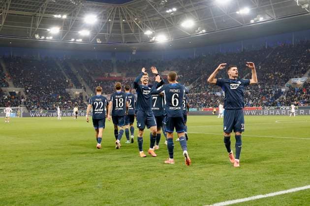 v l n r cheers after the goal to 3 1, cheering, cheering, cheering, cheers after the goal, cheering, celebrated, cheers, cheering, emotions, 08 11 2025, Football, Bundesliga, TSG Hoffenheim RB Leipzig, GER, Sinnsheim, PreZero Arena, DFL REGULATIONS PROHIBIT ANY USE OF PHOTOGRAPHS AS IMAGE SEQUENCES AND OR QUASI VIDEO Copyright: HMBxMedia xHeikoxBecker