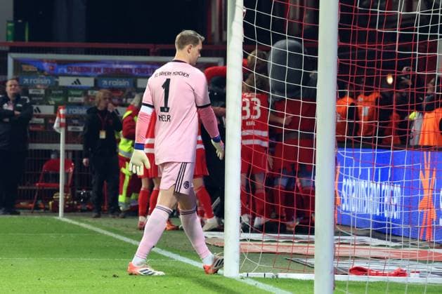 DEU, DFL, 1 FBL, 1 FC Union vs Bayern Muenchen, 08 11 2025, Stadion Alte Foersterei, Berlin, DEU, DFL, 1 FBL, 1 FC Union vs Bayern Muenchen, im Bild Manuel Neuer FC Bayern Muenchen 1 DFL regulations prohibit any use of Photographs as image sequences and or quasi video nordphotoxGmbHx xEngler nph00076