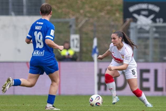 Laureta Temaj VfB Stuttgart, 5 on the ball, single image, full body, action, action, game scene, THE DFB REGULATIONS PROHIBIT ANY USE OF PHOTOGRAPHS AS IMAGE SEQUENCES AND OR QUASI VIDEO , 09 11 2025, Meppen Germany , Football, 2 Womens Bundesliga, SV Meppen VfB Stuttgart xobx