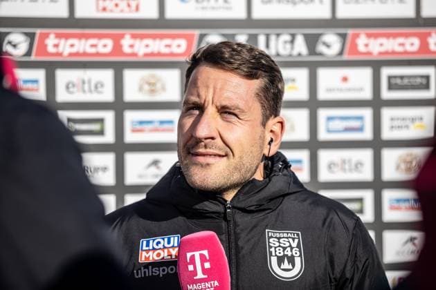 Football, Season 2025 2026, 3 Liga, Donaustadion Ulm, 14 Matchday, SSV Ulm 1846 Football FC Hansa Rostock, 08 11 2025 08 11 2025, Football, Season 2025 2026, 3 Liga, Donaustadion Ulm, 14 Matchday, SSV Ulm 1846 Football FC Hansa Rostock, Interview MagentaTV Coach Moritz Glasbrenner SSV Ulm 1846 Football Photo Lucca Fundel Ulm Donaustadion Baden Württemberg Germany
