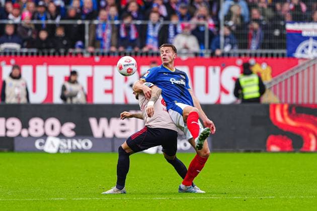 Matthias Zimmermann Fortuna Duesseldorf, 25 , Carl Johansson Holstein Kiel, 05 GER, Holstein Kiel vs Fortuna Duesseldorf, Football, 2 Bundesliga, Matchday 12, Season 2025 2026, 09 11 2025 DFL REGULATIONS PROHIBIT ANY USE OF PHOTOGRAPHS AS IMAGE SEQUENCES AND OR QUASI VIDEO GER, Holstein Kiel vs Fortuna Duesseldorf, Football, 2 Bundesliga, Matchday 12, Season 2025 2026, 09 11 2025 Kiel Copyright: xEibner-Pressefoto MarcelxvonxFehrnx EP_MFN