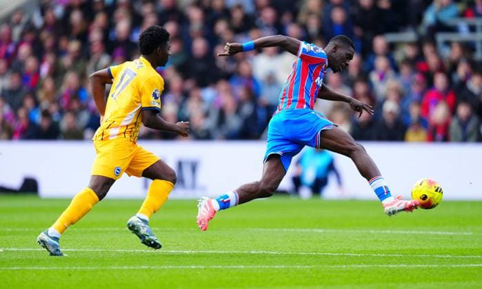 Ismaïla Sarr of Crystal Palace gets away from Carlos Baleba of Brighton Crystal Palace v Brighton and Hove Albion, Premier League, Football, Selhurst Park, London, UK - 09 Nov 2025London Stamford Bridge United Kingdom EDITORIAL USE ONLY No use with unauthorised audio, video, data, fixture lists, club league logos or live services. Online in-match use limited to 120 images, no video emulation. No use in betting, games or single club league player publications. Copyright: xJavierxGarcia Shutterstockx 15702257u