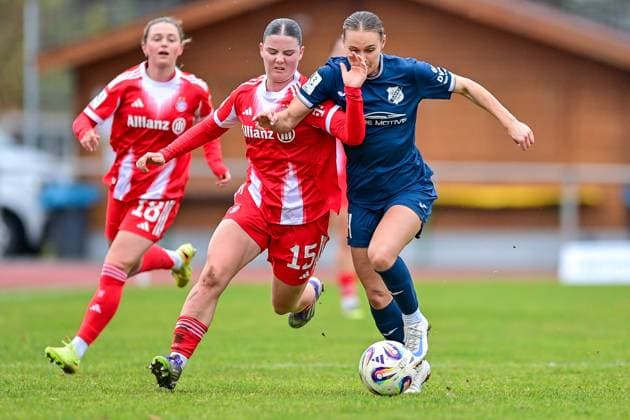 v li Laura Dafinger FCB, 15 Emily Yaple Sand, 14 in duel, duel, tackle, dynamic, action, action, 09 11 2025, Aschheim Germany , Soccer,2 Women Bundesliga, FC Bayern München II SC Sand, DFB DFL REGULATIONS PROHIBIT ANY USE OF PHOTOGRAPHS AS IMAGE SEQUENCES AND OR QUASI VIDEO xslx