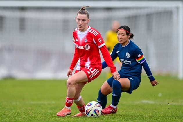 v li Sarah Ernst FCB, 10 Rio Takizawa Sand, 17 in duel, duel, tackle, dynamic, action, action, 09 11 2025, Aschheim Germany , Soccer,2 Women Bundesliga, FC Bayern München II SC Sand, DFB DFL REGULATIONS PROHIBIT ANY USE OF PHOTOGRAPHS AS IMAGE SEQUENCES AND OR QUASI VIDEO xslx