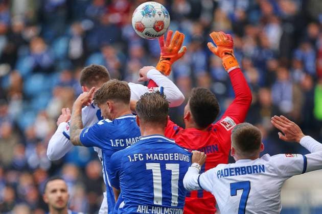 Magdeburg, Saxony-Anhalt, Germany, 09 11 2025 Avnet Arena 12 Matchday, Season 2025 26, 2 Soccer Bundesliga 1 FC Magdeburg SC Paderborn Penalty area scene with, among others, Alexander Ahl Holmström 11, 1 FC Magdeburg , Dennis Seimen 41, SC Paderborn 07 and Filip Bilbija 07, SC Paderborn 07 Copyright: xdtsxNachrichtenagenturx dts_92842
