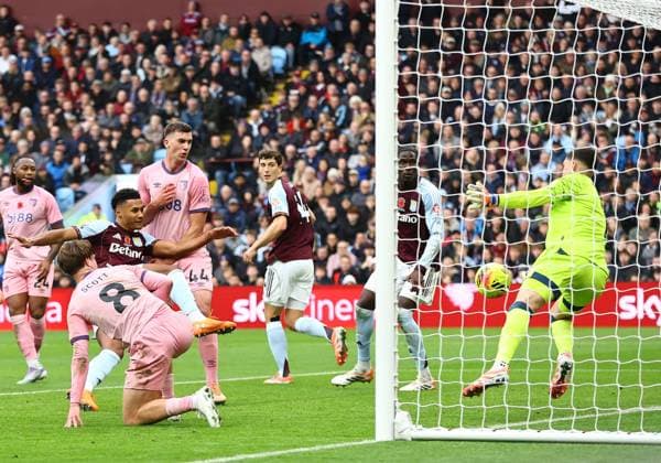 Djordje Petrovic of Bournemouth saves a shot from Ollie Watkins of Aston Villa Aston Villa v AFC Bournemouth, Premier League, Football, Villa Park, Birmingham, UK - 09 Nov 2025Birmingham Villa Park United Kingdom EDITORIAL USE ONLY No use with unauthorised audio, video, data, fixture lists, club league logos or live services. Online in-match use limited to 120 images, no video emulation. No use in betting, games or single club league player publications. Copyright: xMichaelxZemanek Shutterstockx 15702250w