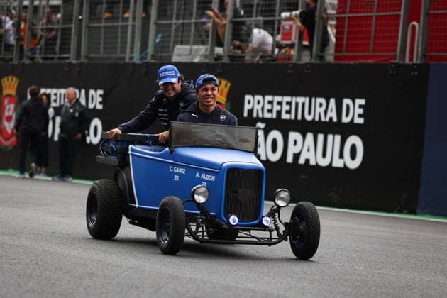 F1 - SAO PAULO GRAND PRIX 2025 drivers parade 55 SAINZ Carlos (spa), Williams Racing FW47, 23 ALBON Alexander (tha), Williams Racing FW47, action during the 2025 Formula 1 Grande Premio de Sao Paulo, 2025 Sao Paulo Grand Prix, 21th round of the 2025 FIA Formula One World Championship, WM, Weltmeisterschaft from November 7 to 9, 2025 on the Interlagos, in Sao Paulo, Brazil - Sao PauloBrazil Copyright: xANTONINxVINCENTx