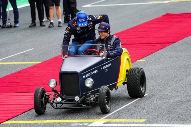 F1 - SAO PAULO GRAND PRIX 2025 VERSTAPPEN Max (ned), Red Bull Racing RB21, TSUNODA Yuki (jap), Red Bull Racing RB21, portrait, during the 2025 Formula 1 Grande Premio de Sao Paulo, 2025 Sao Paulo Grand Prix, 21th round of the 2025 FIA Formula One World Championship, WM, Weltmeisterschaft from November 7 to 9, 2025 on the Interlagos, in Sao Paulo, Brazil - Sao PauloBrazil Copyright: xFLORENTxGOODENx