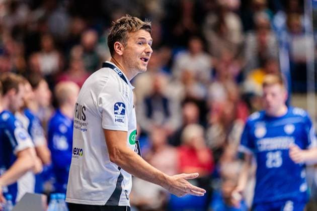 Christian Prokop TSV Hannover Burgdorf, Coach gestures GER, TBV Lemgo Lippe vs TSV Hannover Burgdorf, Handball, 1 Bundesliga, Matchday 11, Season 2025 2026, 09 11 2025 GER, TBV Lemgo Lippe vs TSV Hannover Burgdorf, Handball, 1 Bundesliga, Matchday 11, Season 2025 2026, 09 11 2025 Lemgo Copyright: xEibner-Pressefoto JanxRollingerx EP_JSK