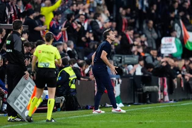 November 9, 2025, Madrid, Madrid, Spain: Inigo Perez, head coach of Rayo Vallecano, protests during the Spanish League, LaLiga EA Sports, football match played between Rayo Vallecano and Real Madrid C.F. at Estadio de Vallecas on November 9, 2025, in Madrid, Spain. Madrid Spain - ZUMAa181 20251109_zaa_a181_190 Copyright: xDennisxAgyemanx