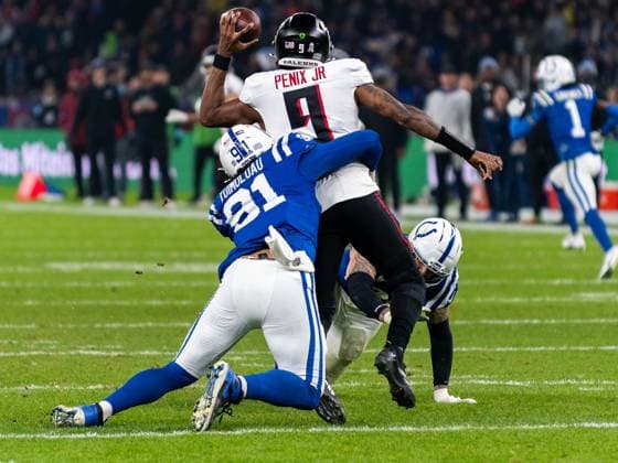 JT Tuimoloau Indianapolis Colts 91 , Michael Penix Jr Atlanta Falcons 9 , Laiatu Latu Indianapolis Colts 97 , Indianapolis Colts vs Atlanta Falcons, American Football, National Football League, Berlin Game 2025, Season 2025, Matchday 10, 09 11 2025, Indianapolis Colts vs Atlanta Falcons, American Football, National Football League, Berlin Game 2025, Season 2025, Matchday 10, 09 11 2025 Berlin Copyright: xEibner-Pressefoto FlorianxSchustx EP_FSU