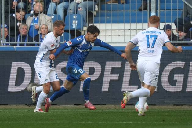 09 11 2025, xgox, Soccer 2 Bundesliga, 1 FC Magdeburg SC Paderborn 07 emspor, v l Sebastian Klaas Paderborn, 26 , Laurin Ulrich Magdeburg, 8 duel, duel, fight, tackle DFL DFB REGULATIONS PROHIBIT ANY USE OF PHOTOGRAPHS as IMAGE SEQUENCES and or QUASI VIDEO Magdeburg