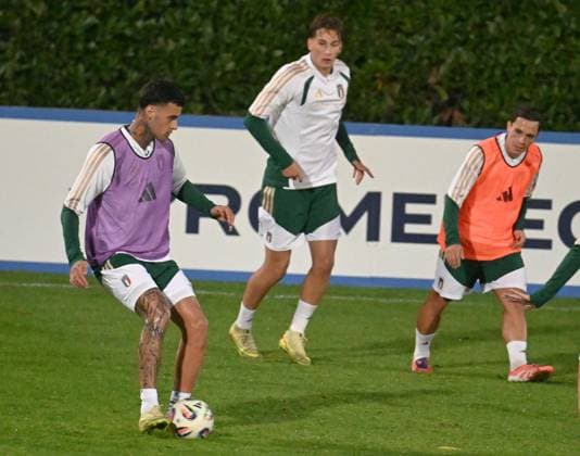 November 10, 2025, Florence, Italy: Italy player Gianluca Scamacca attends a training session for the upcoming FIFA World Cup, WM, Weltmeisterschaft, Fussball qualifiers matches, in Coverciano, Florence, Italy, 10 November 2025. ANSA CLAUDIO GIOVANNINI Italy Preapres For Upcoming FIFA World Cup Qualifiers - ZUMAa110 20251110_zaf_a110_034 Copyright: xClaudioxGiovanninix