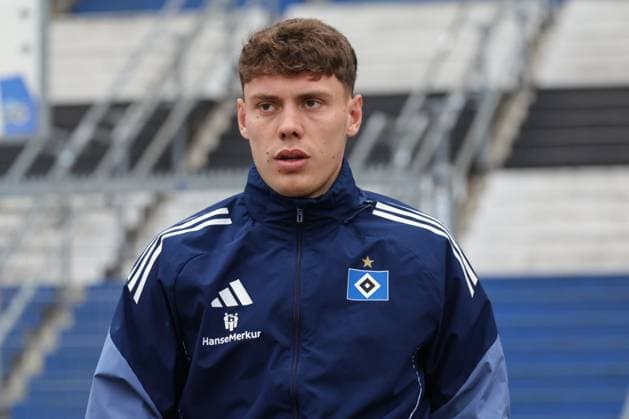 GER, xFSx ,Hamburg, HSV , 1 Bundesliga , Football, DFL, Hamburger SV Training , am Hamburger Volksparkstadion , 10 11 2025 , v l Nicolai Remberg Hamburger SV ,21 DFL regulations prohibit any use of photographs as image sequences and or quasi video Copyright: HMBxMedia FernandoxSoares