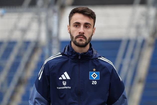 GER, xFSx ,Hamburg, HSV , 1 Bundesliga , Football, DFL, Hamburger SV Training , am Hamburger Volksparkstadion , 10 11 2025 , v l Fabio Daniel Ferreira Vieira Hamburger SV ,20 DFL regulations prohibit any use of photographs as image sequences and or quasi video Copyright: HMBxMedia FernandoxSoares