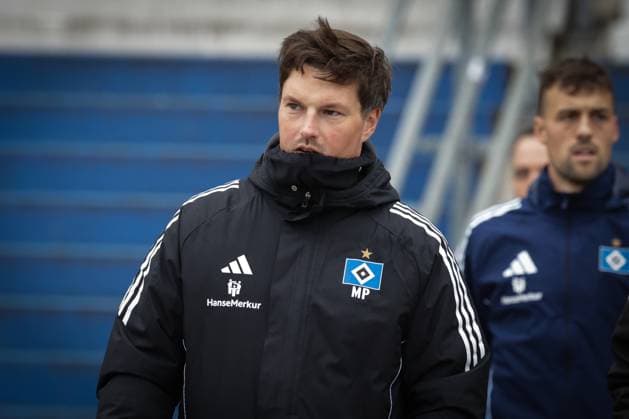 GER, xFSx ,Hamburg, HSV , 1 Bundesliga , Soccer, DFL, Hamburger SV Training , am Hamburger Volksparkstadion , 10 11 2025 , v l Goalkeeper Daniel Heuer Fernandes Hamburger SV ,1 DFL regulations prohibit any use of photographs as image sequences and or quasi video Copyright: HMBxMedia FernandoxSoares
