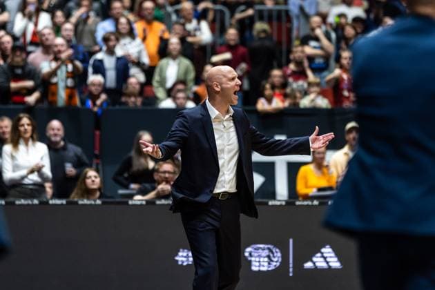 GER, BKT EuroCup, Season 2025 2026, Niners Chemnitz Buducnost VOLI Podgorica 12 11 2025, Messe, Chemnitz, GER, BKT EuroCup, Season 2025 2026, Niners Chemnitz Buducnost VOLI Podgorica Andrej Zakelj Head Coach , Buducnost VOLI Podgorica Photo Alexander Trienitz Chemnitz Messe Sachsen Germany