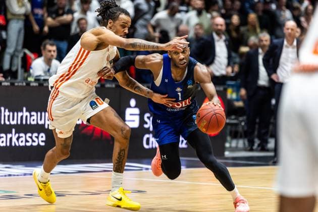 GER, BKT EuroCup, Season 2025 2026, Niners Chemnitz Buducnost VOLI Podgorica 12 11 2025, Messe, Chemnitz, GER, BKT EuroCup, Season 2025 2026, Niners Chemnitz Buducnost VOLI Podgorica Rasheed Sulaimon Buducnost VOLI Podgorica 1 , Kevin Yebo Niners Chemnitz, 0 Photo Alexander Trienitz Chemnitz Messe Sachsen Germany