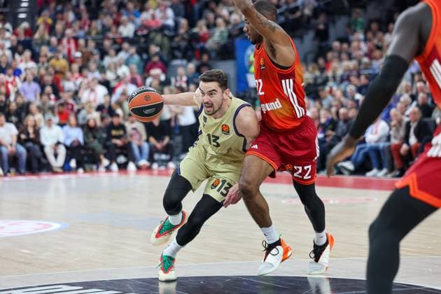 Tomas Satoransky FC Barcelona Basket, 13 with Isiaha Mike FC Bayern Basketball, 22 , GER, FC Bayern Basketball vs FC Barcelona, Basketball, Euroleague, Matchday 10, Season 2025 2026, 12 11 2025, GER, FC Bayern Basketball vs FC Barcelona, Basketball, Euroleague, Matchday 10, Season 2025 2026, 12 11 2025 Munich Copyright: xEibner-Pressefoto JennixMaulx EP_JML