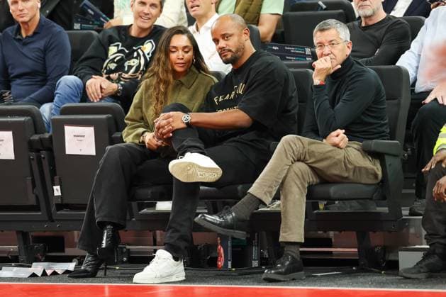 Vincent Kompany FC Bayern Muenchen, Head Coach with wife and Herbert Hainer FC Bayern Muenchen, President , GER, FC Bayern Basketball vs FC Barcelona, Basketball, Euroleague, Matchday 10, Season 2025 2026, 12 11 2025, GER, FC Bayern Basketball vs FC Barcelona, Basketball, Euroleague, Matchday 10, Season 2025 2026, 12 11 2025 Muenchen Copyright: xEibner-Pressefoto JennixMaulx EP_JML