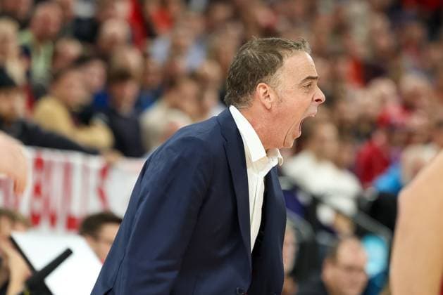 Oscar Orellana FC Barcelona Basket, Head Coach emotional, GER, FC Bayern Basketball vs FC Barcelona, Basketball, Euroleague, Matchday 10, Season 2025 2026, 12 11 2025, GER, FC Bayern Basketball vs FC Barcelona, Basketball, Euroleague, Matchday 10, Season 2025 2026, 12 11 2025 Munich Copyright: xEibner-Pressefoto JennixMaulx EP_JML