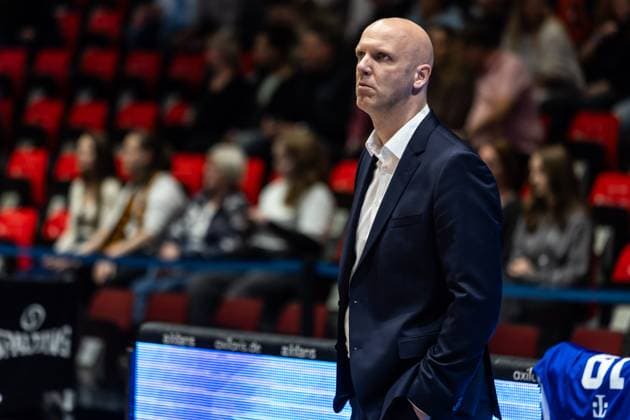 GER, BKT EuroCup, Season 2025 2026, Niners Chemnitz Buducnost VOLI Podgorica 12 11 2025, Messe, Chemnitz, GER, BKT EuroCup, Season 2025 2026, Niners Chemnitz Buducnost VOLI Podgorica Andrej Zakelj Head Coach , Buducnost VOLI Podgorica Photo Alexander Trienitz Chemnitz Messe Sachsen Germany