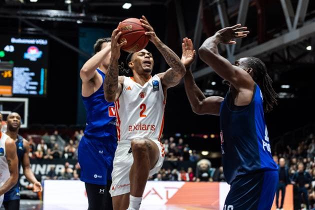 GER, BKT EuroCup, season 2025 2026, Niners Chemnitz Buducnost VOLI Podgorica 12 11 2025, Messe, Chemnitz, GER, BKT EuroCup, season 2025 2026, Niners Chemnitz Buducnost VOLI Podgorica Nike Sibande Niners Chemnitz, 2 Foto Alexander Trienitz Chemnitz Messe Sachsen Germany